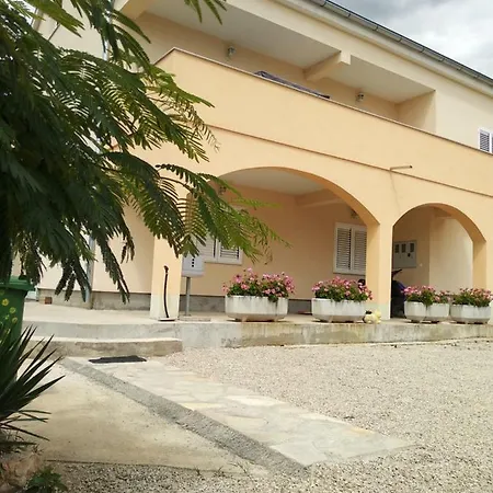 Katenas Appartement *